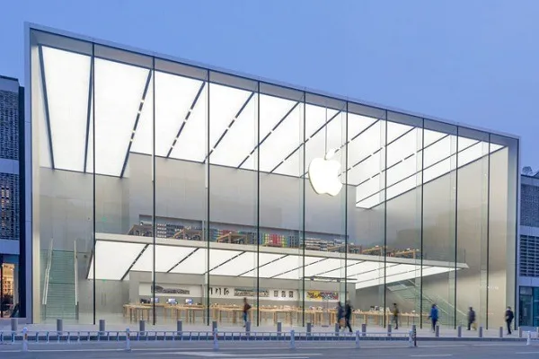 The Critical Role of Laminated Safety Glass in High-Rise Building Design